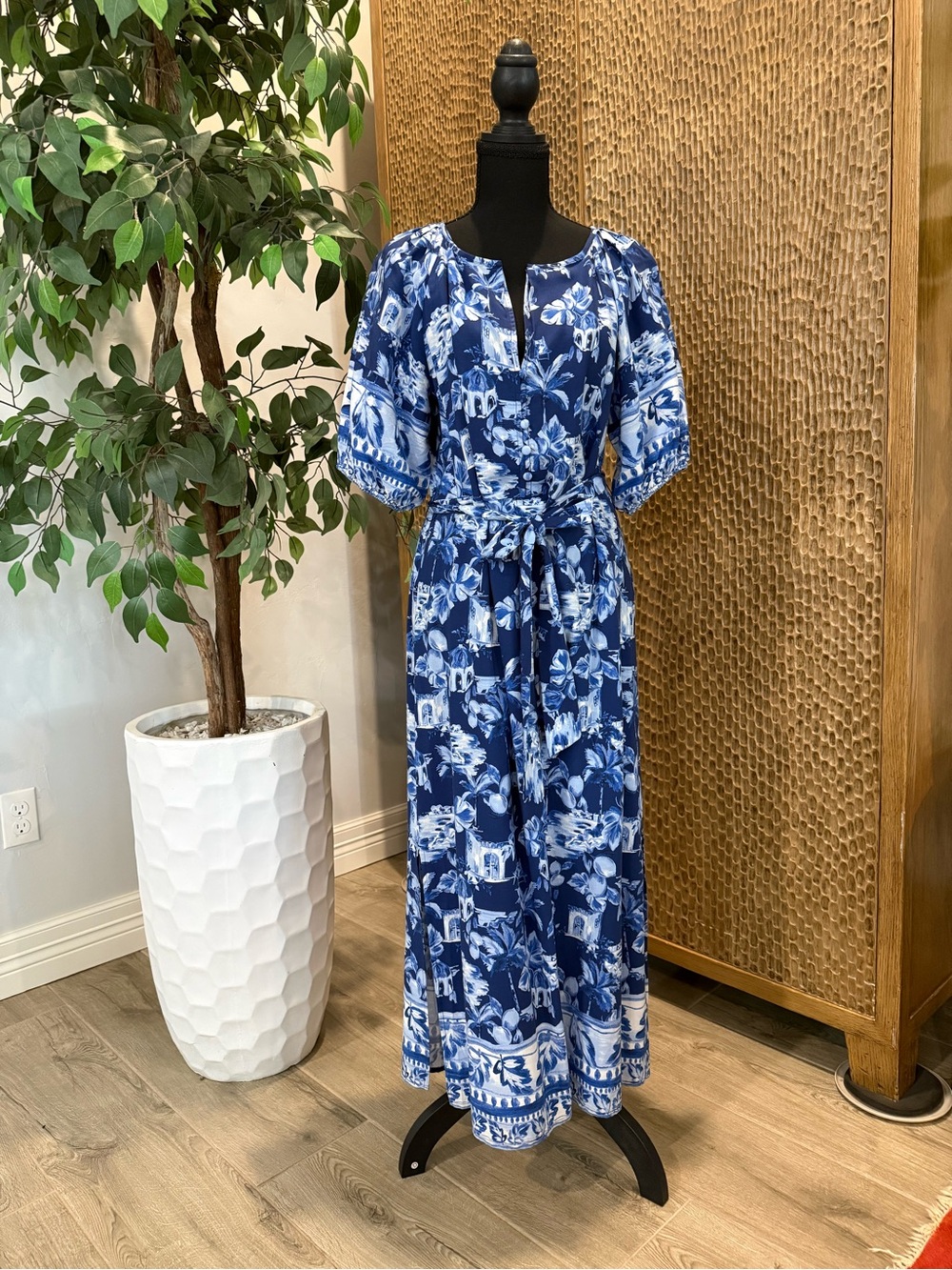 Loft Blue & White Floral Maxi Dress with Belt, side slits and belt. NEVER WORN